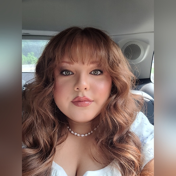 Meet your Posher, Megan - Picture 1 of 1